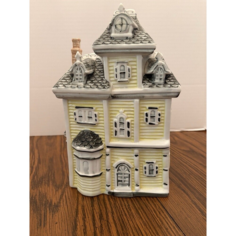 Vintage Victorian House Cookie jar